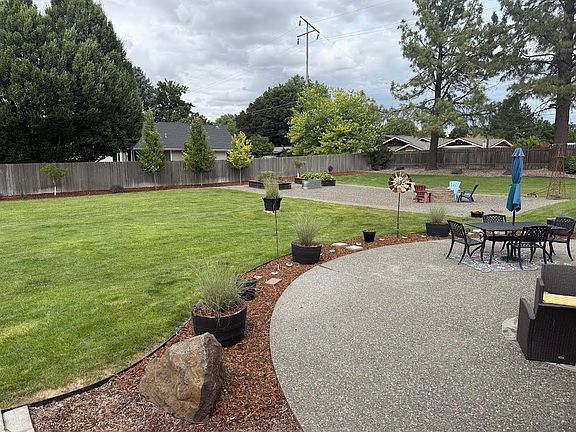 4th image of 1795 Reser Rd