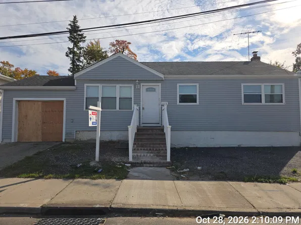 918 Sunrise Highway, North Babylon, NY 11704