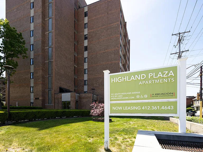 Highland Plaza Apartments — Photo 1