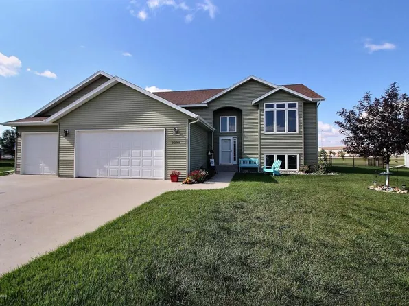 3399 Van Buren St S, Fargo, ND 58104