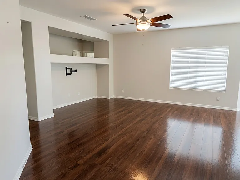 25591 W Saint Catherine Ave — Photo 4