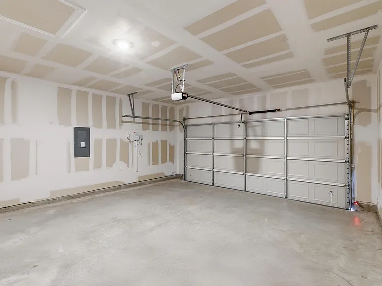 501 Green Gables Dr — Photo 15