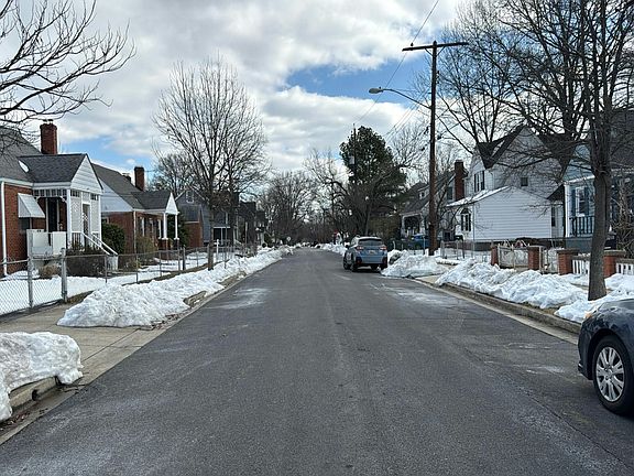 4th image of 4703 Somerset Rd