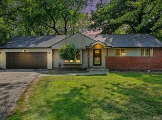 21056 Balfour St, Clinton Township, MI 48036