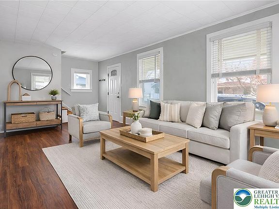 5th image of 605 Wallace St