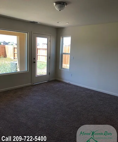 160 Barker Ln — Photo 3