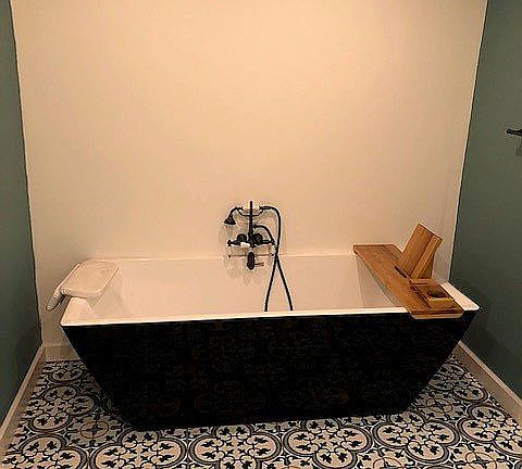 Master Tub