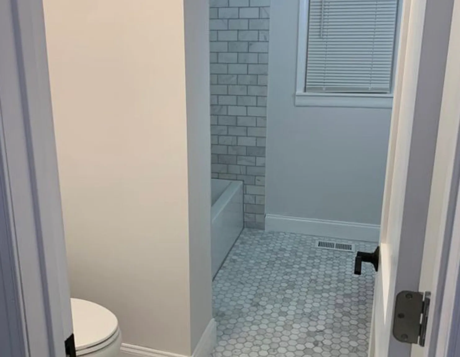 3 bed, 1100 sqft, $3,000 — Photo 2