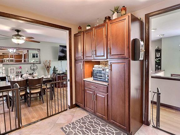 5th image of 6928 W 86th Ct