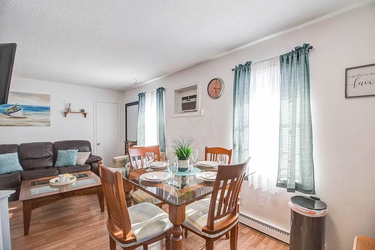 2 bed, 790 sqft, $2,400 — Photo 3