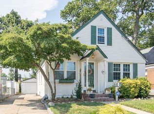 294 Lyon St, Valley Stream, NY 11580