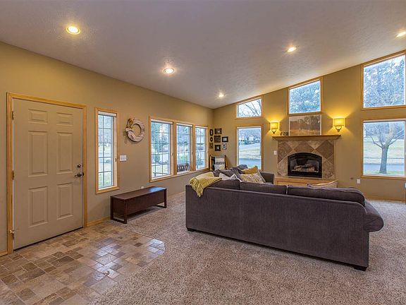 3rd image of 4216 S Greystone Ln