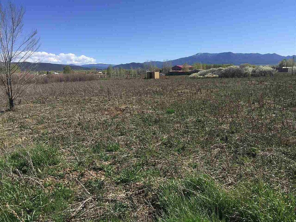 1st image of 320 Camino Del Medio