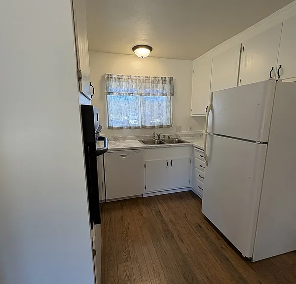 7631 Adrian Dr — Photo 9