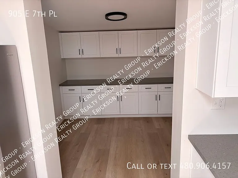 905 E 7th Pl — Photo 5