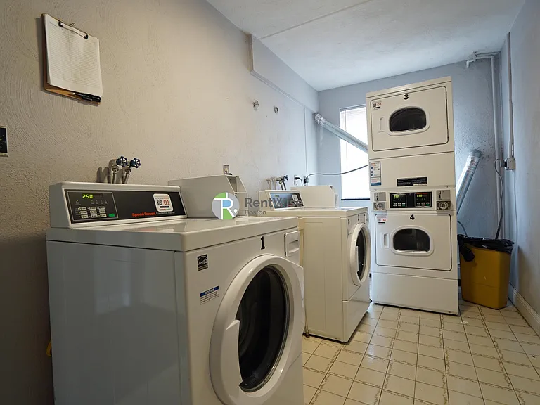 12 Cottage Pl #10 — Photo 9