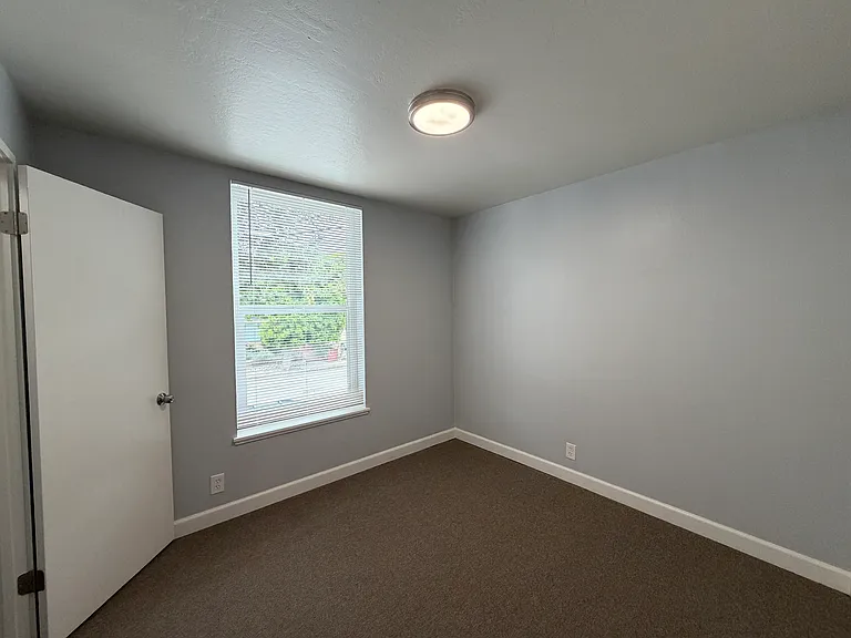 475 Alcatraz Ave — Photo 13