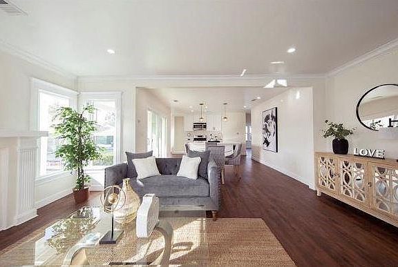 2nd image of 4279 Walton Ave