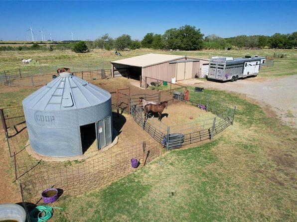 1001 Main St, Rocky, OK 73661