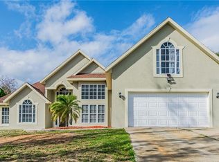 8800 De Sousa Ct, Groveland, FL 34736