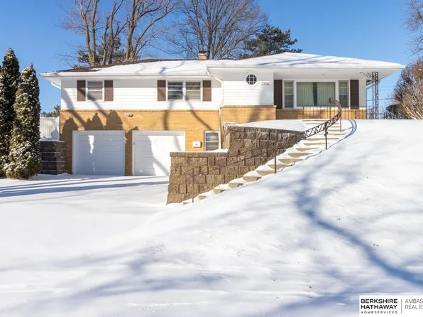 2306 S 84th St, Omaha, NE 68124