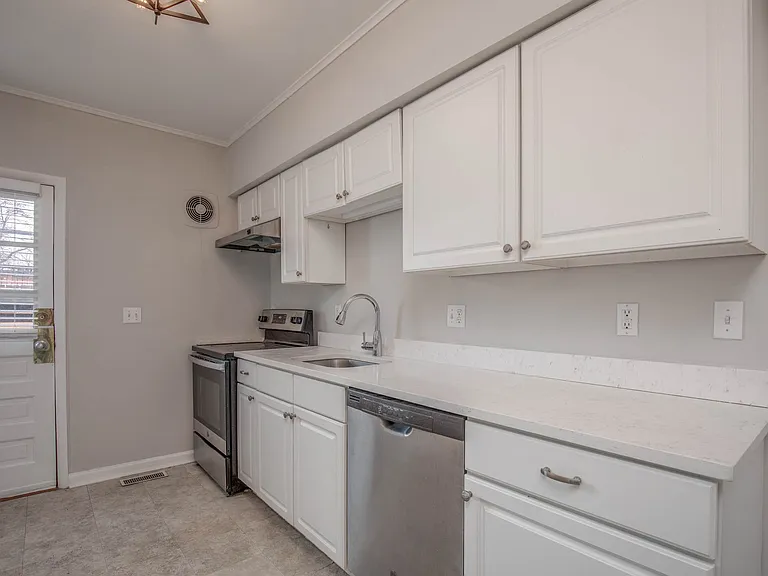 738 Kingsland Ave #2 — Photo 10