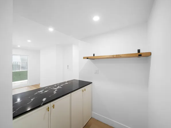 605 San Vicente #202