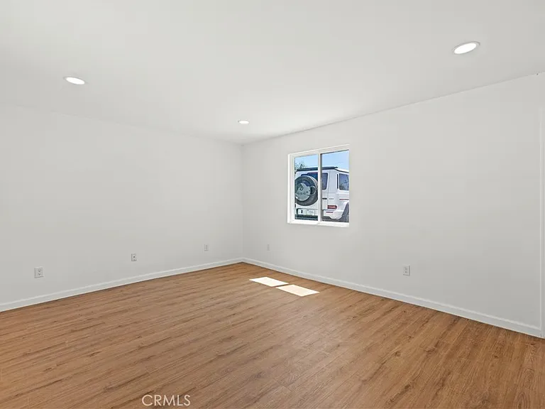 11549 Kagel Canyon St — Photo 27
