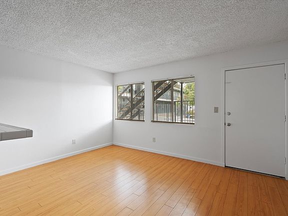 4th image of 3819 Stockbridge Ave #7