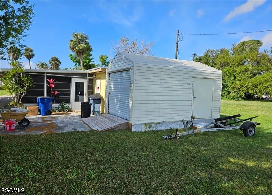 2 bed, 2.0 bath, 972 sqft, $1,900 — Photo 3