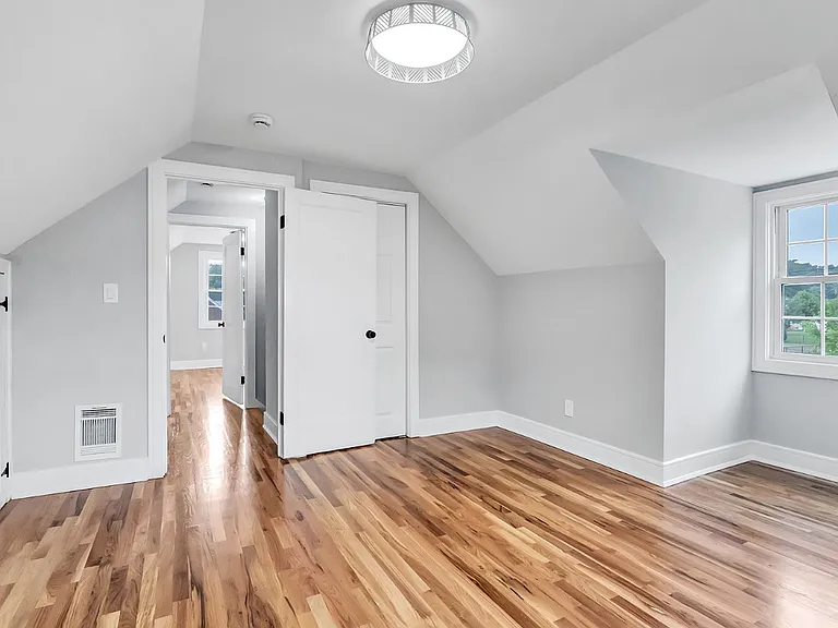 116 Morse St — Photo 15
