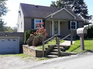 107 Grable Ln, Jeannette, PA 15644