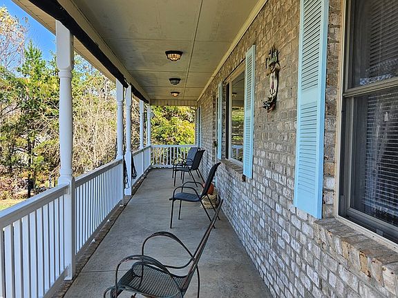 4th image of 102 Walker Pl