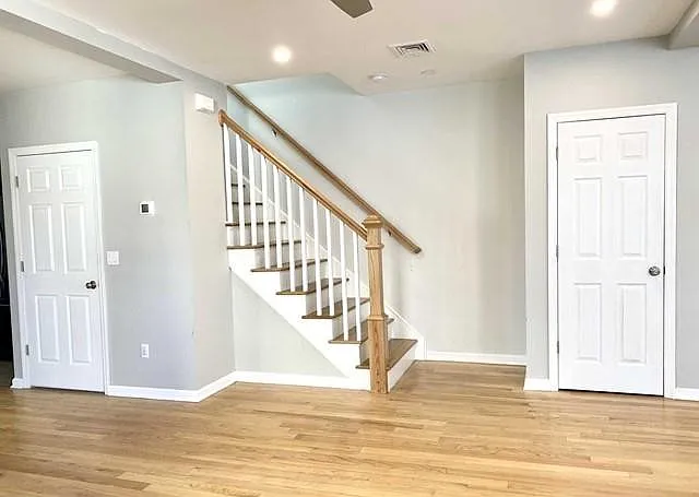 7 Holland Ave — Photo 10