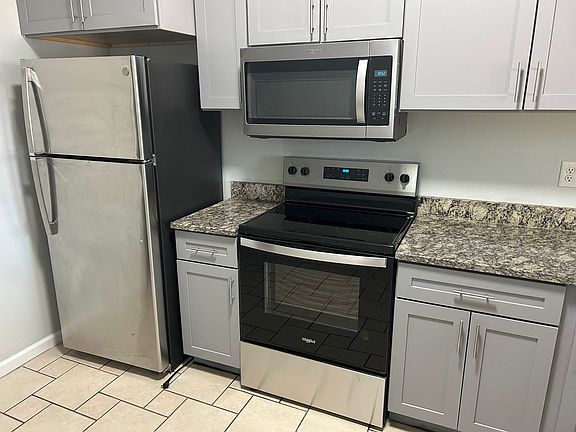 2nd image of 2413 Saddleridge Dr
