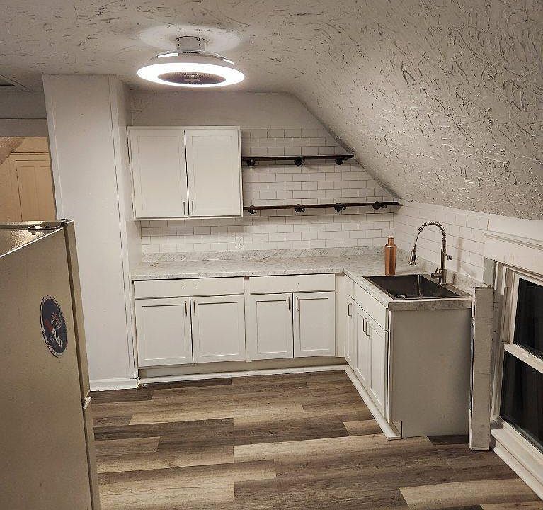 1st image of 50 E Oakwood Pl