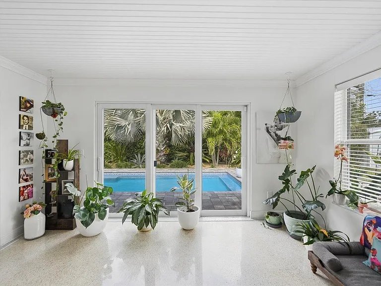 206 SE Wentworth Dr — Photo 14