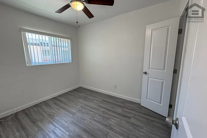 1342 E Willetta St #8 — Photo 15