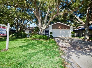 10498 Oakhurst Rd, Largo, FL 33774