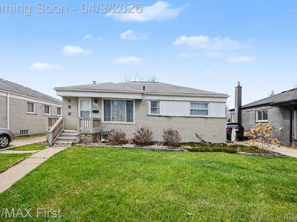 25625 Barbara St, Roseville, MI 48066