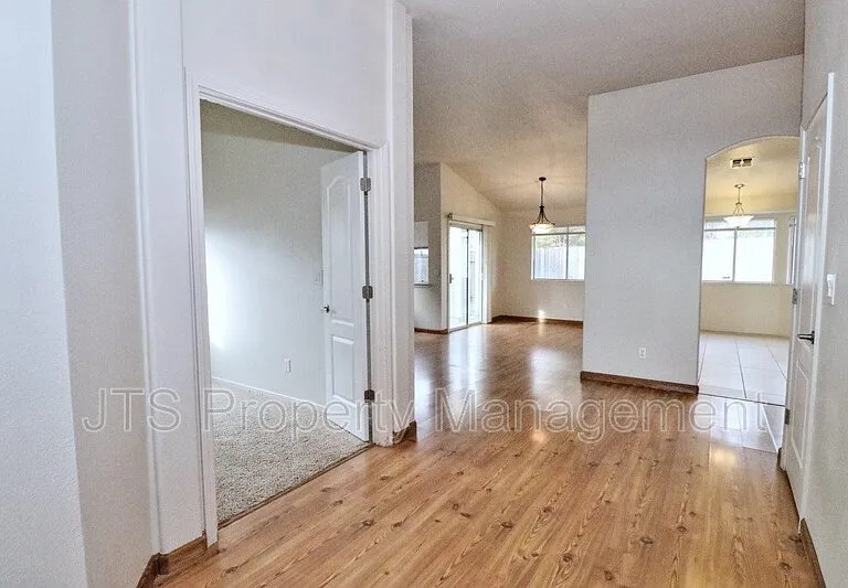 3549 Pine Hollow Way — Photo 5