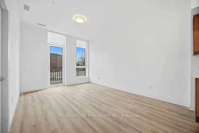 1333 Weber St E #103 — Photo 22