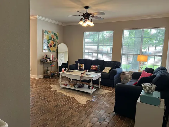 710 E Boyd Dr APT 602, Baton Rouge, LA 70808