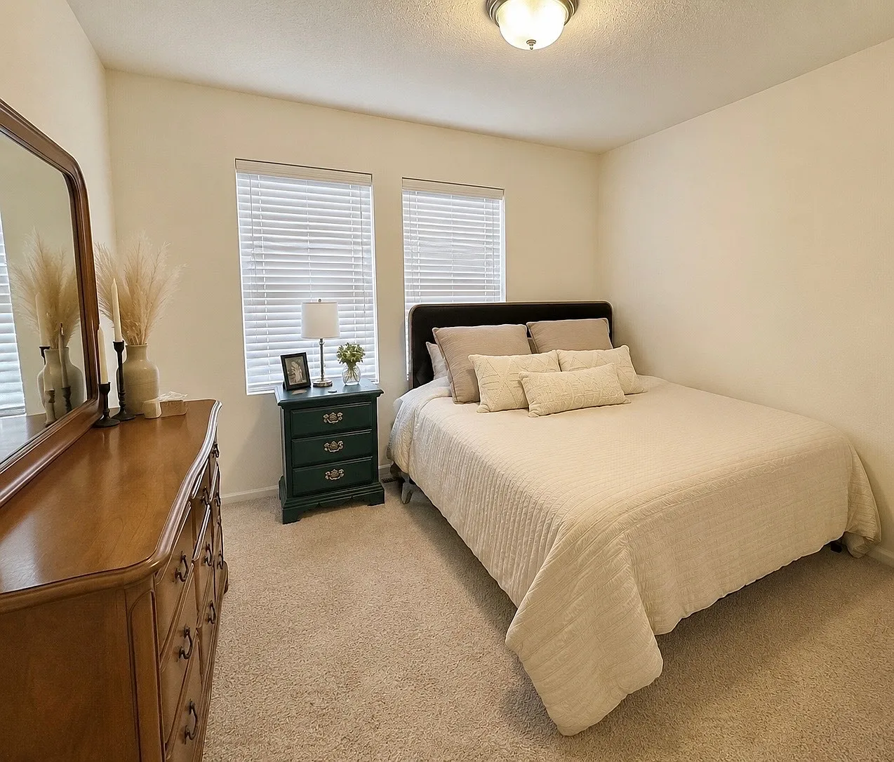 4 bed, 1947 sqft, $2,950 — Photo 3