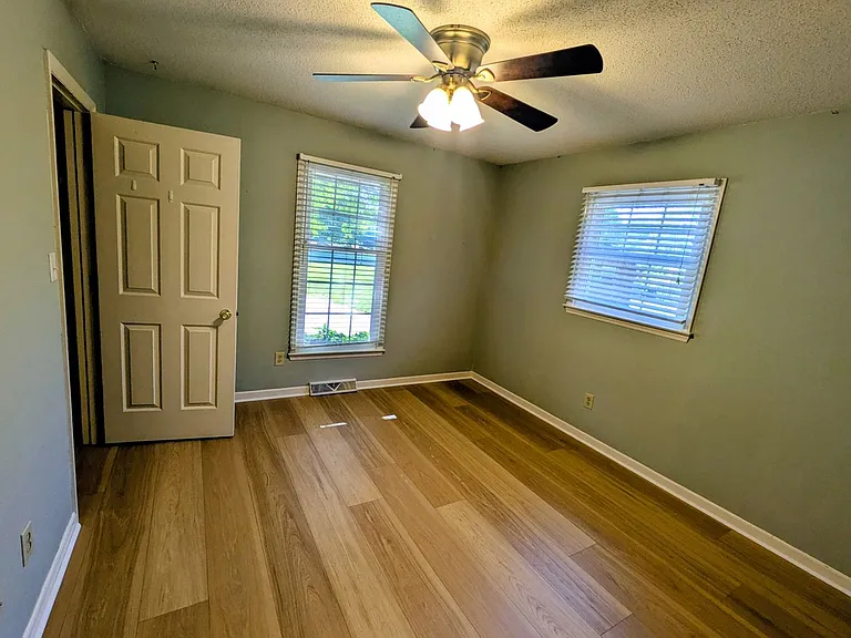 6913 Crandall Ct — Photo 14