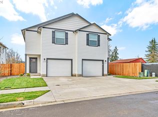 1152/1154 S 43rd Pl, Springfield, OR 97478