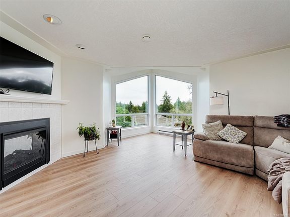 2nd image of 204 Misty Rise