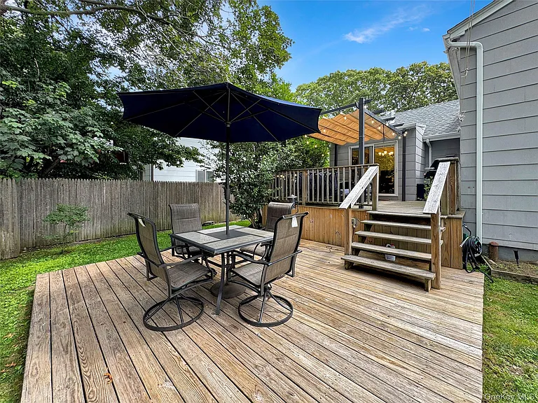 98 Frederick Ave — Photo 27