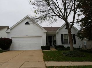 16932 Hickory Crest Dr, Ballwin, MO