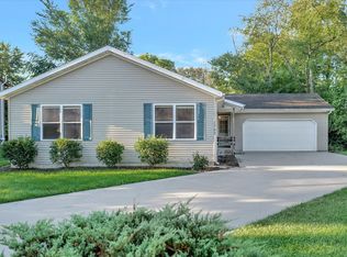 1703 Willow Ct, Urbana, IL 61801